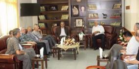 محافظ طولكرم عصام أبو بكر يستقبل وفداً من الهيئة الوطنية للمتقاعدين العسكريين
