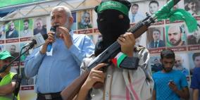 جماهير الخليل تشارك في مهرجان نصرة الأسرى الاداريين المضربين عن الطعام