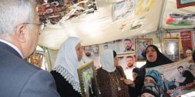 زيارة رئيس وزراء فلسطين د. سلام فياض لخيمة الاعتصام في نابلس