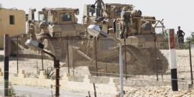 دبابتان مصريتان تتخطيان الخط الحدودي مع قطاع غزة لاول مرة