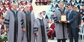 جامعة فلسطين التقنية تكرم جمعية الزيتونة