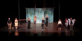 عرض للمسرحية الغنائية حادي القوافل في قصر الثقافة في رام الله