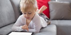 كيف تحمي أطفالك من "إدمان الموبايل"