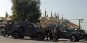 قوات الاحتلال تداهم عددا من المنازل غرب جنين