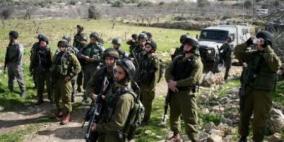 قوات الاحتلال تقتحم عددا من المنازل في العيزرية