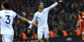 رونالدو يلتقي بشبيهه في تركيا وعناق حار بينهما