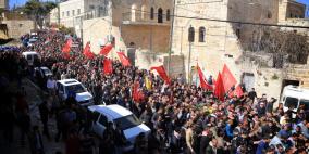 الآلاف يشيعون الشهيد "معتز وشحة" في بلدة بيرزيت