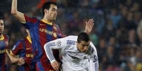 بالفيديو : بوسكيتس يسخر من رونالدو ويصفه بـ"الطفل الباكي"