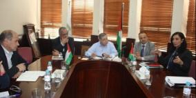 اجتماعا تقنيا يعقد في بلدية نابلس مع مؤسسة CHF