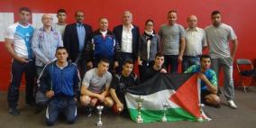 مصـــارعو الخليل يحصلون على ثلاث ميداليات في بطولة الأندية الأوروبية في باريس