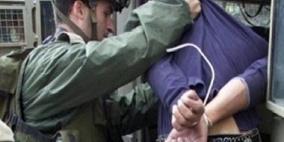 الاحتلال يعتقل شابا ويداهم منازل جنوب جنين