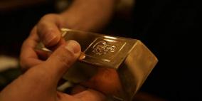 الذهب يرتفع بفعل الأسهم الأوروبية والدولار