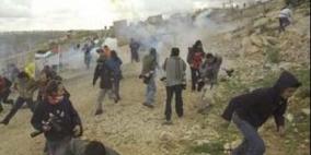 الاحتلال يقمع مسيرة المعصرة ويمنعها من الوصول للجدار