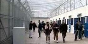 94 مواطناً من ذوي أسرى غزة يزورن أبناءهم في'نفحة'