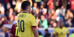 رودريجيز يثير الذعر بعد سقوطه في نهاية مباراة كولومبيا وفنزويلا