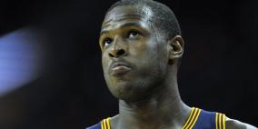 لاعب الNBA يشهر اسلامه والإعلام الاميركي يتهمه بالخيانة