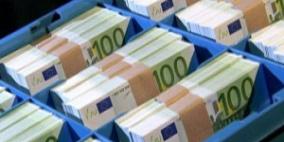 يونكر: اليورو مرتفع بشكل خطير