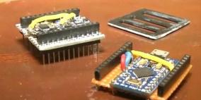 طفل هندي يبتكر نموذجا لاصغر قمر صناعي بالعالم