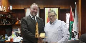 الشكعة يلتقي القنصل العام البريطاني في القدس