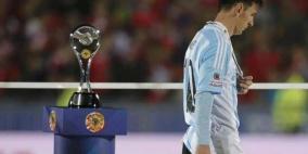 بالفيديو: سحب جائزة أفضل لاعب من المنصة بعد رفض ميسي استلامها