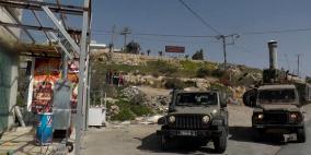 الاحتلال يغلق مدخل بيت أمر