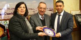 المدير التنفيذي لشركة النبالي والفارس يزور جامعة النجاح الوطنية ويحاضر في طلبتها