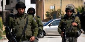 قوات الاحتلال تحتجز طالبين جنوب بيت لحم