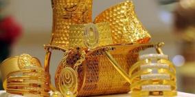 الذهب يرتفع مع استمرار الضغوط على الدولار