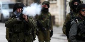 الاحتلال يعتقل مواطنا ويصب آخر في بلدة الشيوخ في الخليل