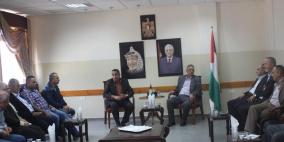 محافظ طولكرم يستقبل وفداً من مركز شباب مخيم نور شمس الإجتماعي