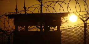 قوات القمع تعتدي على الأسير المريض علاء الهمص