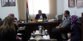 قلقيلية : المحافظ يلتقي وفد من مشروع الانجاز الشبابي