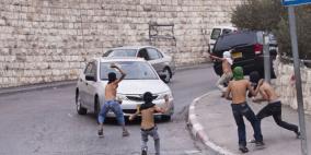 سيارة عسكرية اسرائيلية تدهس طفلاً بالخليل