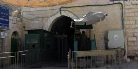 الاحتلال يضع غرفة مراقبة على المدخل الرئيسي للحرم الإبراهيمي