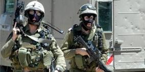 الاحتلال يسلم شابا من 'الشواورة' بلاغا لمراجعة مخابراته