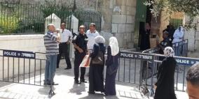 الاحتلال يقرر إبعاد 4 مسنين مقدسيين عن الأقصى وحبسهم منزليا وتغريمهم