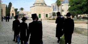 مستوطنون وحاخامات تقتحم الأقصى وسط توتر شديد