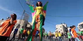 أطفال فلسطين يسرقون موعداً مع الفرح خلال تحضيرات افتتاح السيرك