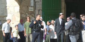 اقتحامات جديدة للأقصى وإغلاقه أمام النساء والشبان