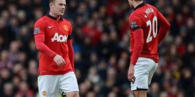 فان بيرسي يحرز "هاتريك" ويبقي مانشستر في الأبطال