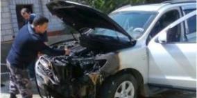 التماس كهربائي يتسبب في حريق مركبة بطولكرم