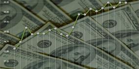 الروبل يتابع انخفاضه متأثرا بانخفاض أسعار النفط إلى مستويات قياسية