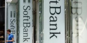 أبو ظبي تدرس ضخ مليارات الدولارات بصندوق رؤية سوفت بنك