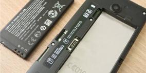 ما الأفضل : الهواتف ذات البطارية القابلة للتغيير أم البطارية الثابتة ؟