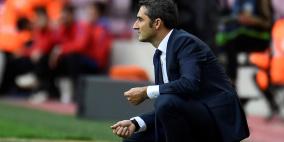 قبل الكلاسيكو .. قرار حاسم لمدرب برشلونة 