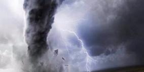 نورما يضعف ويتحول لعاصفة مدارية مع اقترابه من باها المكسيكية