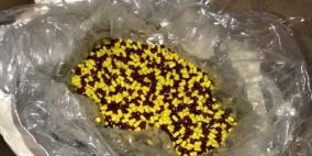 ضبط 2 طن ونصف كبسولات وعبوات ادوية تالفة بمخازن في رام الله