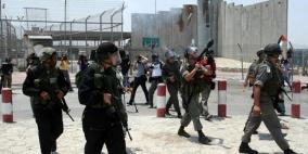 الاحتلال يعتقل سيدة فلسطينية على حاجز قلنديا