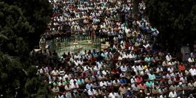200 ألف مصلٍ يؤدون صلاة الجمعة الثانية في الأقصى