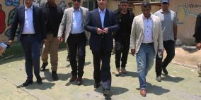 الحمد الله  يقوم بجولة في الخان الاحمر ويعقد مؤتمرا صحفيا 